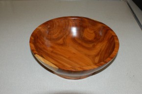 Yew bowl by Keith Leonard
